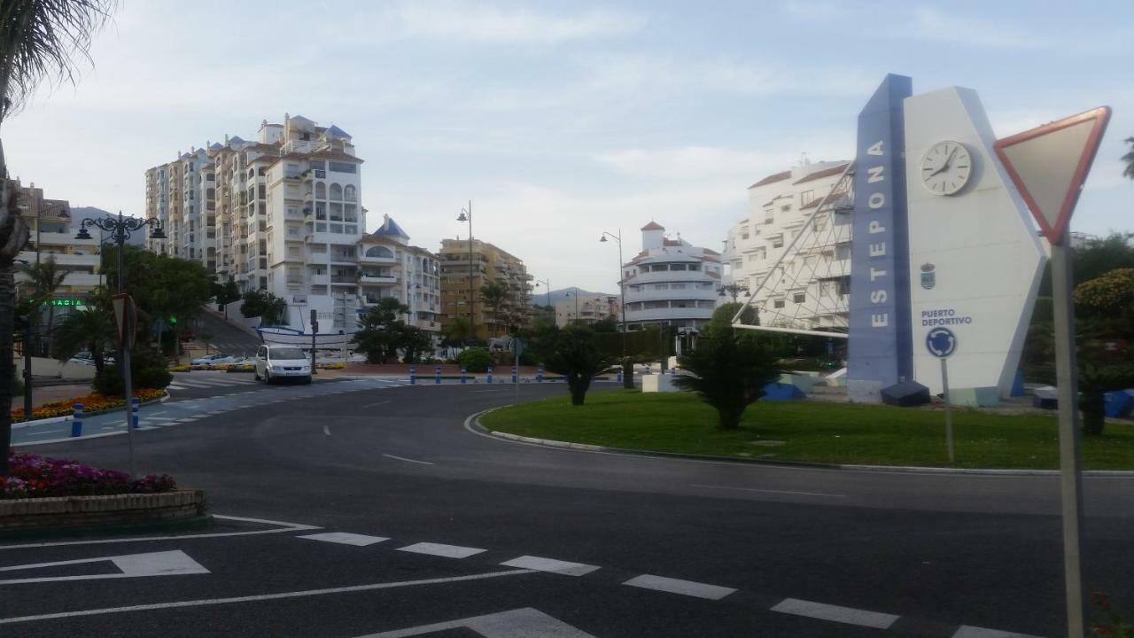 Puerto Deportivo Естепона Екстер'єр фото